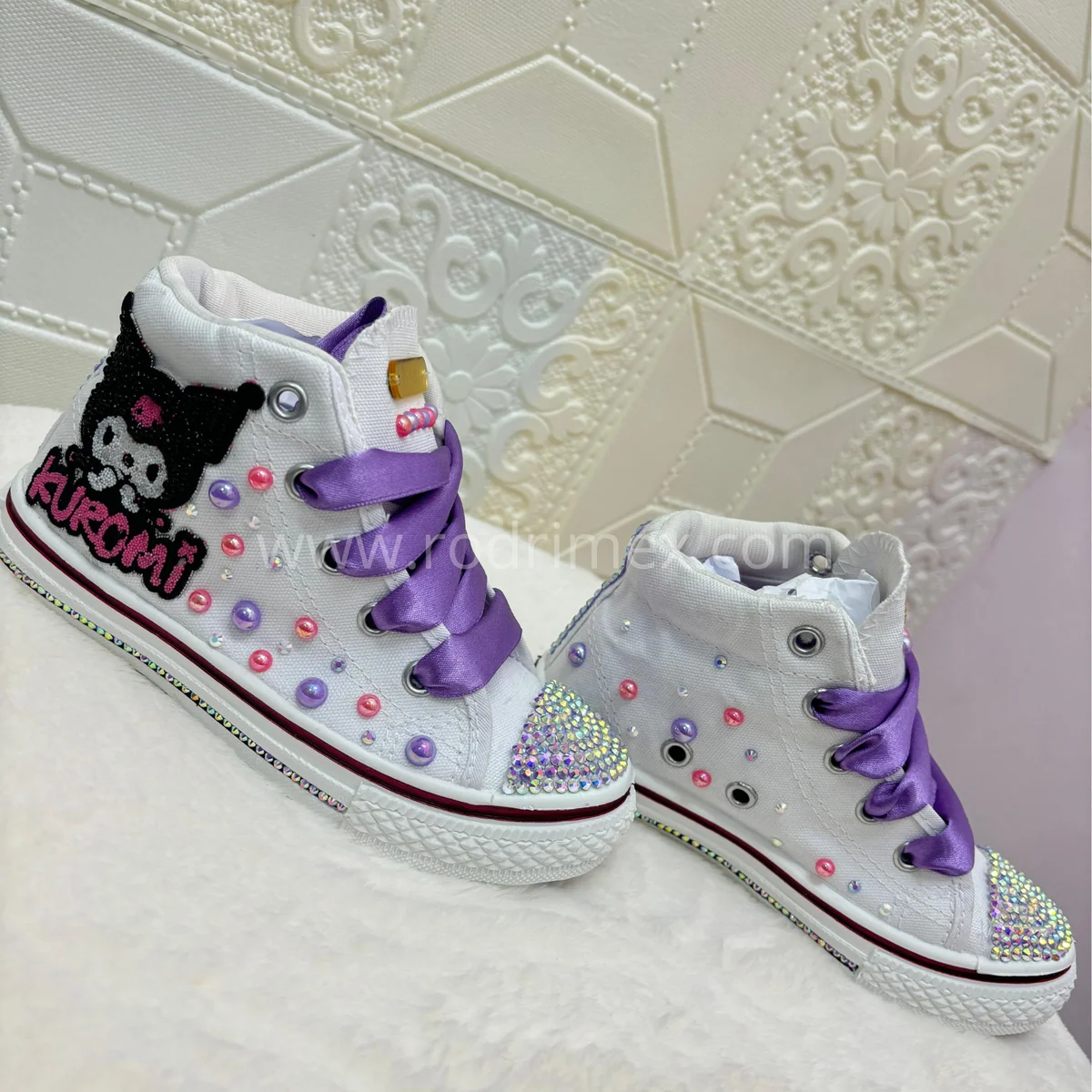 ZAPATILLA DE KUROMI PERLAS